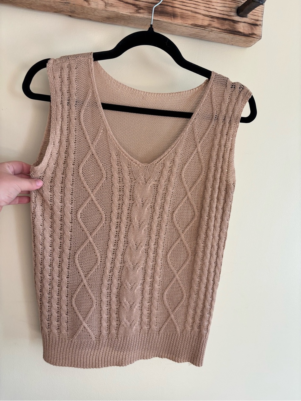 Neutral / Sleeveless Cable Knit V-Neck Sweater